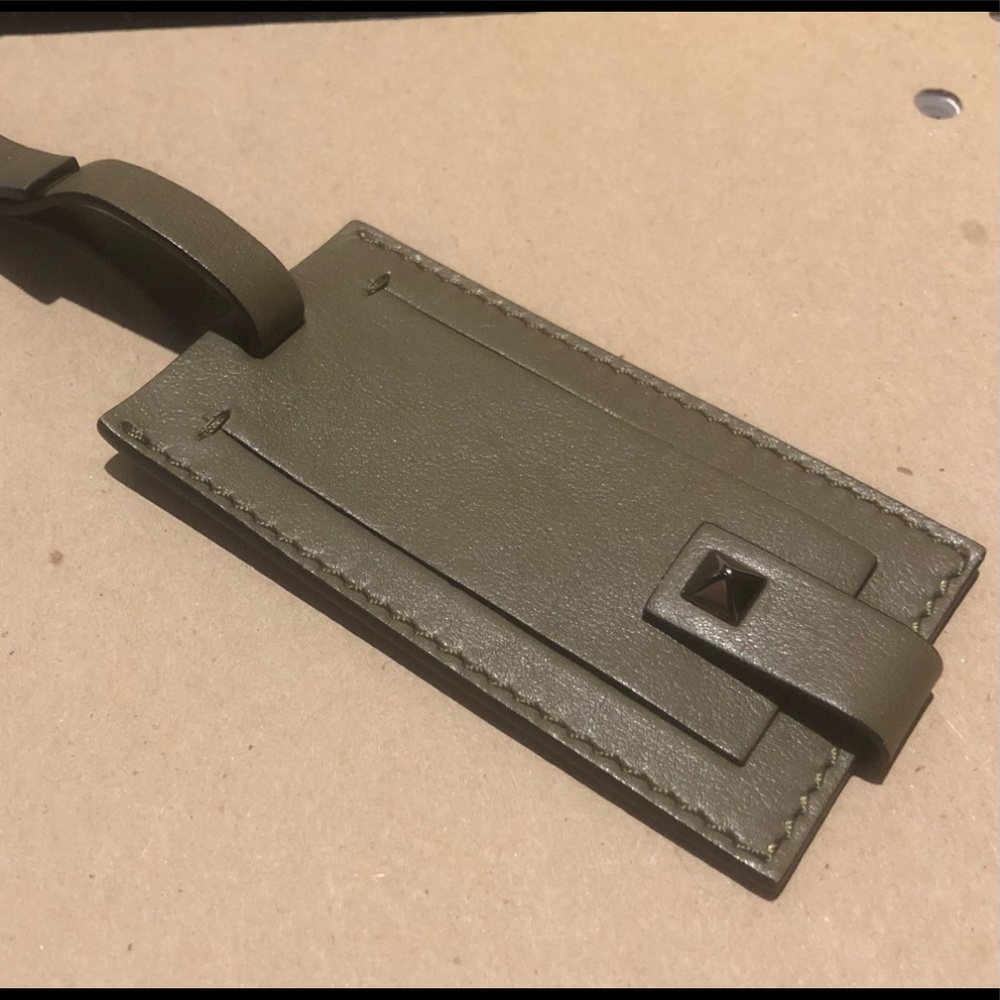 Authentic Valentino Garavani Luggage Tag 🏷